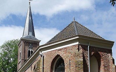 e kerktoren van de Dorpskerk in het Friese Brantgum is de afgelopen maanden gerestaureerd. beeld Reliwiki