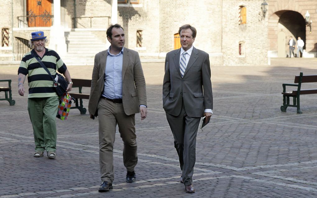 Pechtold op weg naar onderhandelingen maandagmiddag. Foto ANP