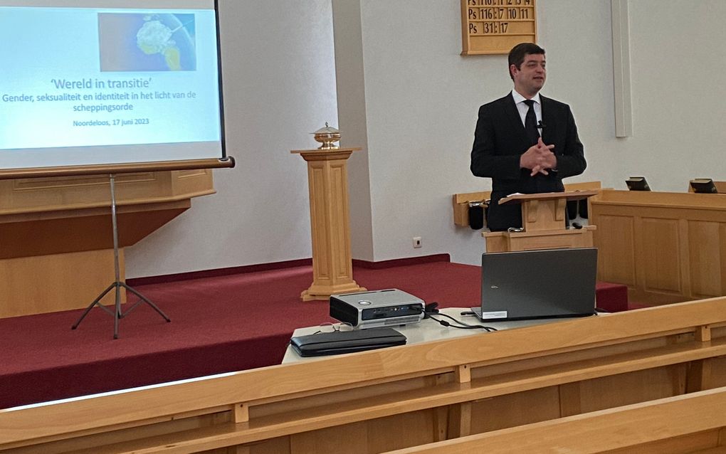 Dr. M. Klaassen sprak zaterdag op de landelijke ambtsdragersconferentie in Noordeloos van de stichting Bewaar het Pand binnen Christelijke Gereformeerde Kerken. beeld Aad Alblas