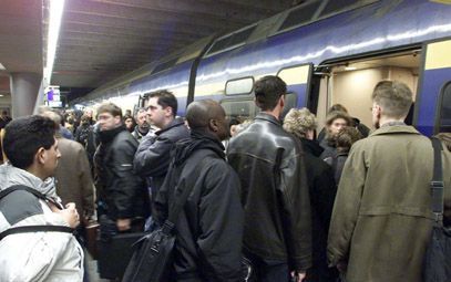 UTRECHT â€“ Grote drukte op de perrons van station Utrecht Centraal. De Nederlandse Spoorwegen blijken voor driekwart van de vertragingen op het spoor zelf verantwoordelijk te zijn. - Foto ANP