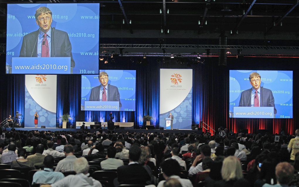 De oprichter van Microsoftfounder Bill Gates houdt een toespraak tijdens het 18e Internationale Aidsconference in Wenen. Foto EPA