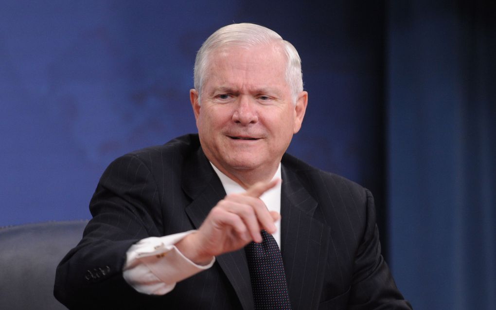 Robert Gates tijdens de persconferentie waarin de bezuinigingen werden toegelicht. Foto EPA