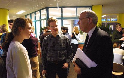 GOUDA - De landelijke winterconferentie van het deputaatschap voor studerenden van de Gereformeerde Gemeenten stond vrijdag in het teken van het thema ”Wedergeboorte, geloof en bekering”. Inleider was ds. A. Schreuder, predikant te Rijssen-Zuid. - Foto Ma