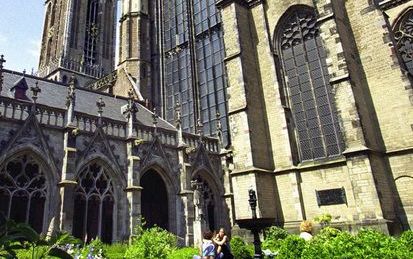 UTRECHT – Twaalf kerken in de Utrechtse binnenstad openen deze zomer hun deuren: de Sint Augustinuskerk, de Sint Catharinakerk, de doopsgezinde kerk, de Domkerk, de Geertekerk, de Sint Gertrudiskathedraal, de Jacobikerk, de Janskerk (foto links), de luthe