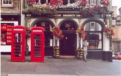 Deacon Brodie’s Tavern is een van Edinburghs bekendste pubs.Â¶ - Foto