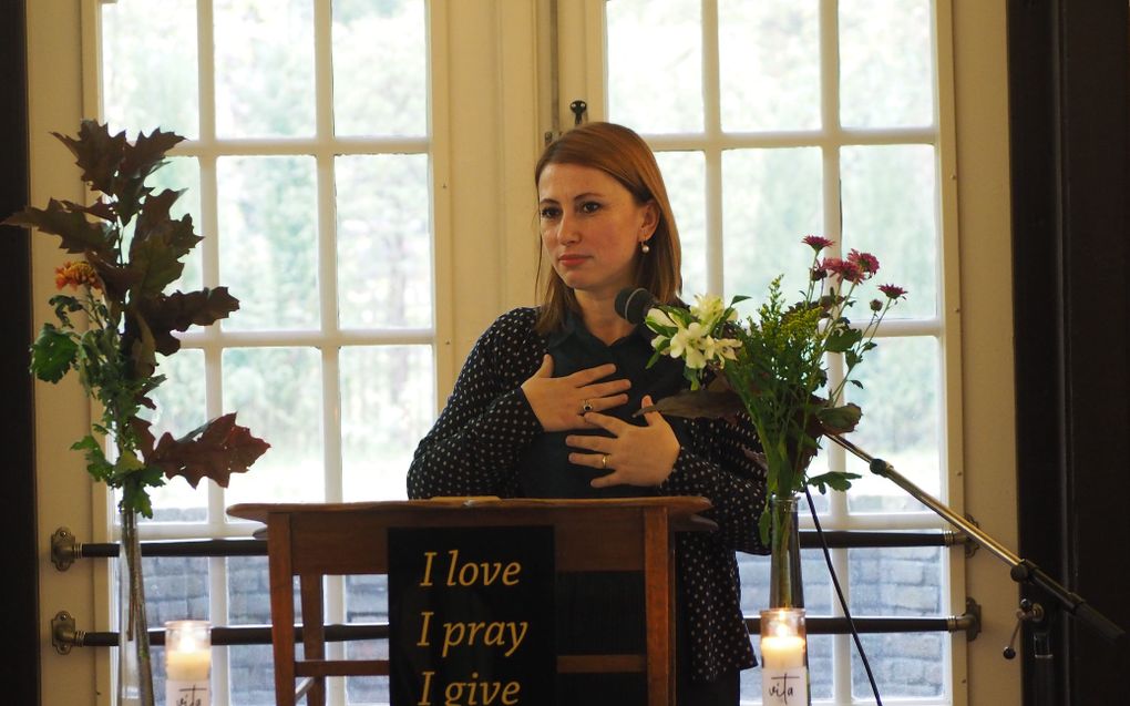 Evangeliste Vita uit Albanië vertelde zaterdag in Zeist over haar werk onder vrouwen in gevangenissen. beeld GZB