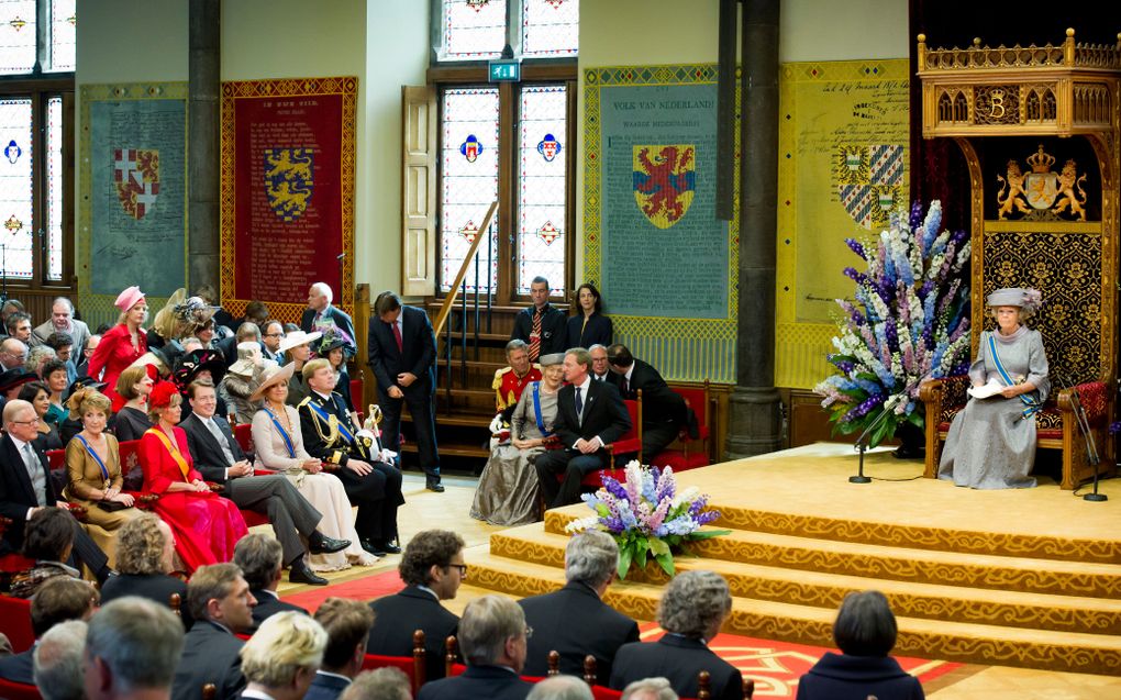 Koningin Beatrix leest in de Ridderzaal de Troonrede voor. Foto ANP