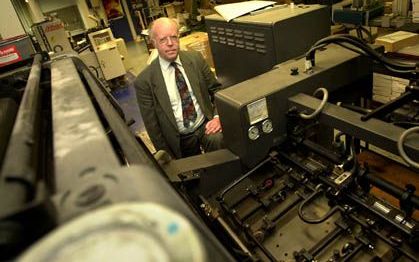 BERKEL EN RODENRIJS - Redacteur en uitgever W. van der Louw uit Berkel en Rodenrijs heeft zich dertig jaar lang ingezet voor het kerkhistorisch tijdschrift De Hoeksteen. Het abonneebestand loopt nu in hoog tempo terug. „De situatie over vijf jaar? Dan is 