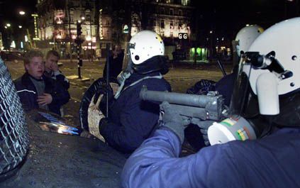 AMSTERDAM - Koninginnedag 2001: chaos en rumoer. - Foto ANP