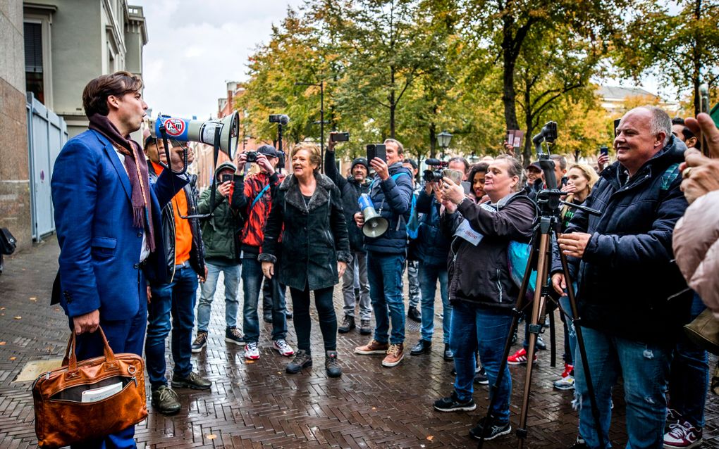 Baudet spreekt de demonstranten toe. beeld ANP