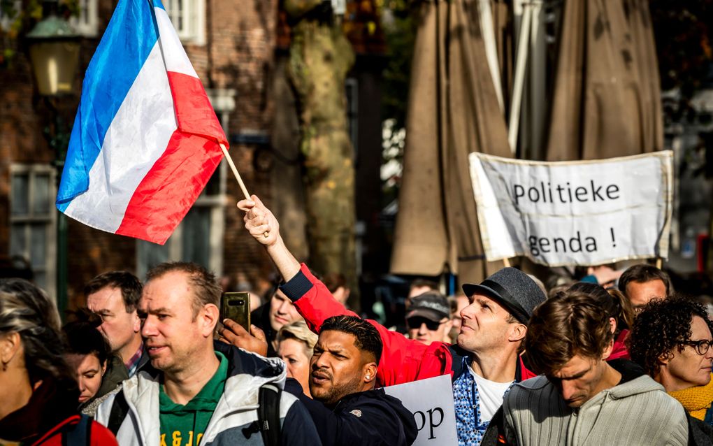 Deelnemers aan de Demonstratie voor de Vrijheid in het centrum van Amersfoort. beeld ANP, Remko de Waal