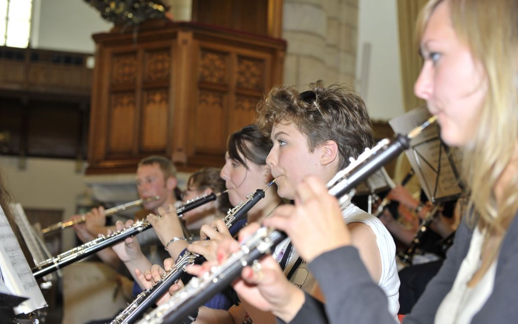 Blazers van het Suffolk Youth Orchestra. Het Engelse jeugdorkest gaf gisteravond een concert in de Jacobskerk in Vlissingen in het kader van een toernee door België en Nederland. Foto Rolf de Feijter/Provicom.