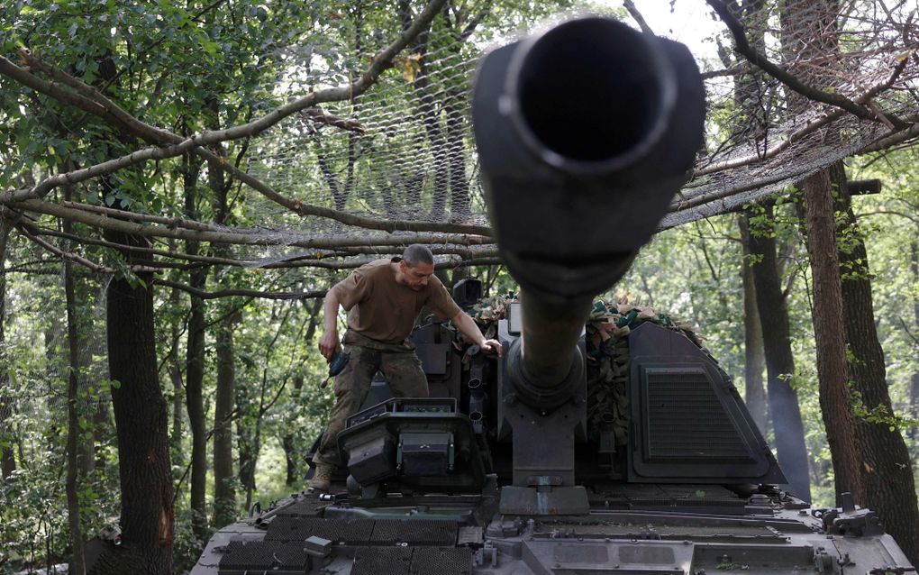 Oekraïense militairen aan het front in de buurt van Bachmut. beeld AFP, Anatolii Stepanov