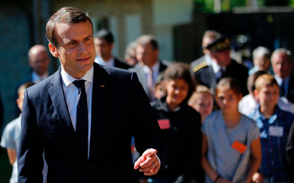 De Franse president Emmanuel Macron zaterdag in Oradour-sur-Glane. beeld AFP