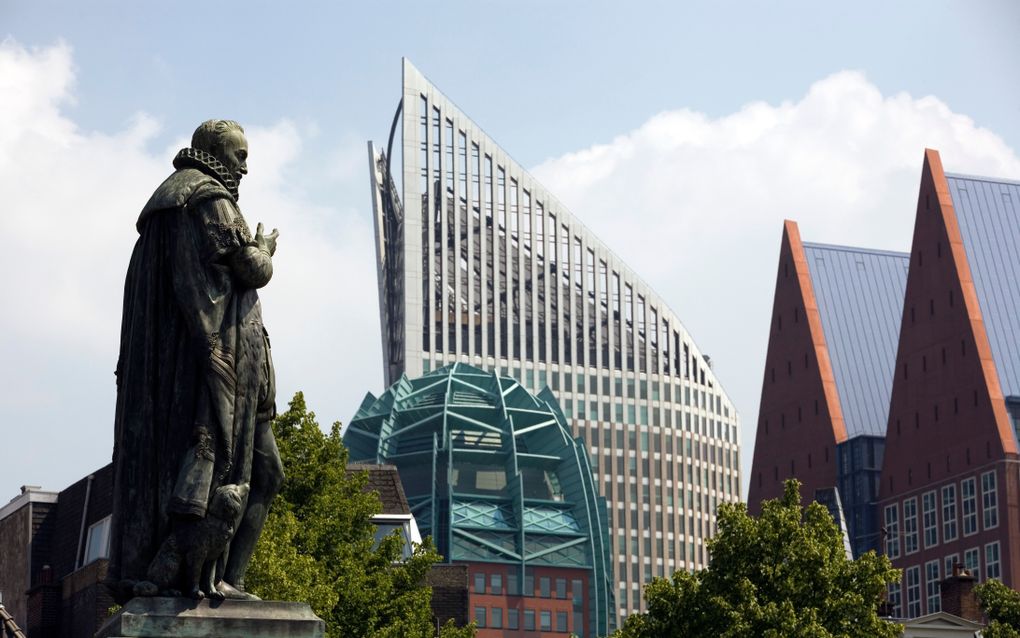 Het gebouw van het ministerie van Onderwijs, Cultuur en Wetenschap (OCW) in Den Haag (de spitse toren op de achtergrond). Foto ANP