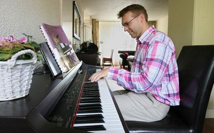 SLIEDRECHT – Reinier Kok: „Als ik kijk naar mensen die in een rolstoel zitten, zie ik hoeveel ik heb. Tel je zegeningen.” Foto RD, Anton Dommerholt