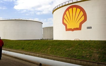 Shell en Rosneft tekenen een overeenkomst voor olieproductie in Rusland en daarbuiten. Foto ANP