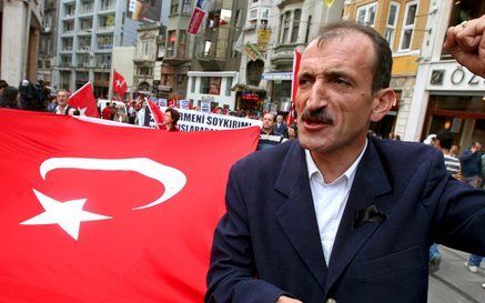 ISTANBUL - Turks protest tegen Amerika eerder deze week, nadat het Amerikaanse Congres besloot de massamoord op de Armeniërs genocide te noemen. Foto EPA