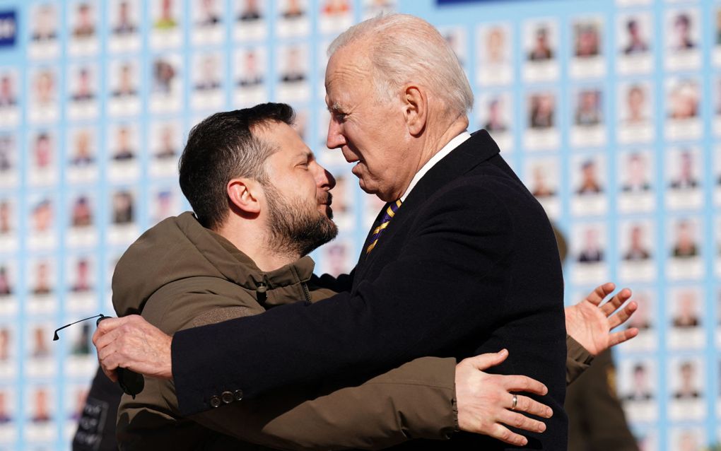 Zelenski verwelkomt Biden in Kiev. beeld AFP, Dimitar DILKOFF 