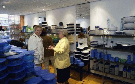 GRONINGEN - Met een heuse winkel in Groningen wil Tupperware zijn producten onder de aandacht van een breder publiek brengen. De organisatie hamert er echter op dat de bekende party’s altijd op de eerste plaats blijven staan. „Die hebben ons uiteindelijk 