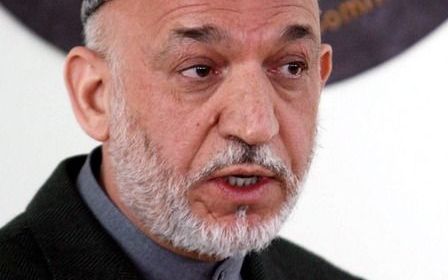 KABUL – De Afghaanse president Hamid Karzai kan zijn omstreden plannen voor de kiesklachtencommissie toch doorzetten. De president wilde een vinger in de pap houden bij de benoeming van de commissieleden, maar het Lagerhuis had daar woensdag een veto over