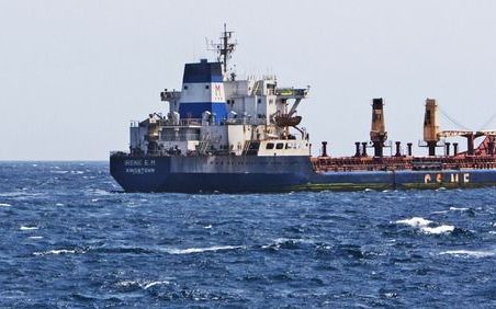 Somalische piraten hebben gisteren een Singaporese tanker vrijgelaten. Foto EPA