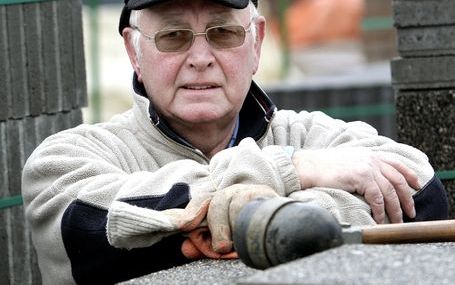 Ouderen zitten op de arbeidsmarkt in Nederland in een „gouden kooi.” Zij zitten goed zolang zij bij dezelfde baas blijven. Foto ANP