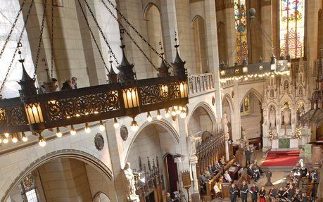 WITTENBERG – In Wittenberg is gisteren het Lutherdecennium geopend. De plechtigheid had plaats in de slotkerk waar de kerkhervormer op 31 oktober 1517 zijn 95 stellingen tegen de Rooms Katholieke Kerk bekendmaakte. Foto EPA