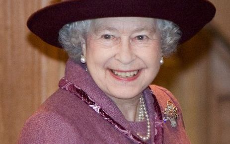 „Iedereen heeft de verantwoordelijkheid voor de kwetsbare mensen in de maatschappij te zorgen”. Dat zei de Britse koningin Elisabeth dinsdag in haar jaarlijkse kerstrede op de BBC. Volgens haar benadrukken alle grote religies van de wereld deze boodschap.