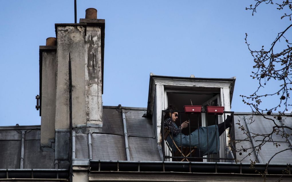 Opgesloten op een zolderkamer in Parijs vanwege de lockdown. beeld AFP