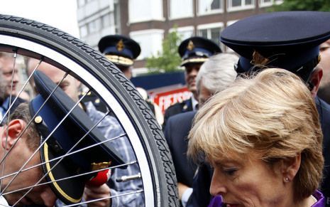 Over twee jaar moeten alle nieuwe fietsen voorzien zijn van een uniek framenummer. Minister Ter Horst (Binnenlandse Zaken) en staatssecretaris Huizinga (Verkeer) hebben dit woensdag in een brief aan de Tweede Kamer geschreven. Foto ANP