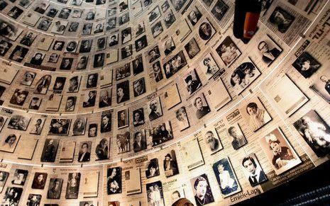 JERUZALEM - Barack Obama woensdag in het Yad Vashem Holocaustmuseum in Jeruzalem. Foto EPA