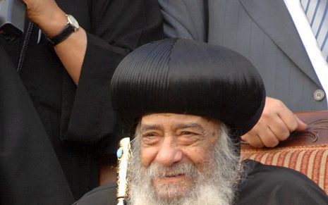 CAIRO - De Koptische paus Shenouda III verbiedt de koptische christenen om telefonisch te biechten. Foto EPA