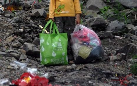 Duizenden inwoners van de zuidwestelijke Chinese provincie Yunnan zijn donderdagavond dakloos geraakt door een aardbeving. FOTO EPA