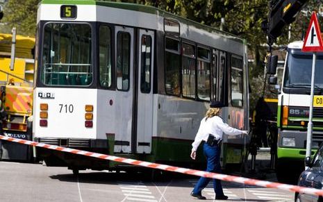 De provincie Overijssel, de gemeenten Kampen en Zwolle en ProRail zien definitief af van de komst van een elektrische tram zonder bovenleiding. De opties zijn te duur of te experimenteel of voldoen niet aan snelheidseisen.