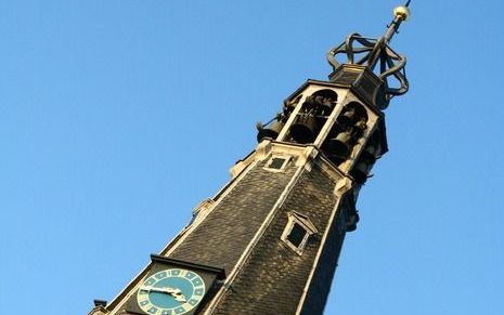 WEESP – Het carillon in de Grote Kerk van Weesp speelt al eeuwenlang om het kwartier en dat 24 uur per dag. Foto Crispy Fotografie