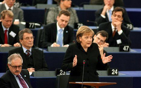 STRAATSBURG – De Duitse bondskanselier Angela Merkel zette woensdag voor het Europees Parlement in Straatsburg haar plannen uiteen voor het Duitse voorzitterschap van de Europese Unie, gedurende de eerste helft van dit jaar. Foto EPA