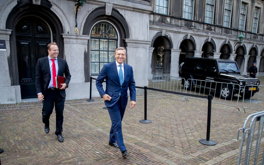 Pieter Heerma en Sybrand Buma (CDA) op het Binnenhof. beeld ANP