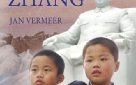 VEENENDAAL - Het boek ”Kameraad Zhang". Foto RD