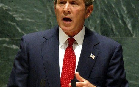 NEW YORK - President Bush spreekt de Verenigde Naties toe, 12 september 2002. Hij waarschuwt dat Irak kernwapens kan maken als Saddam Hussein het juiste radioactieve materiaal bemachtigt. Foto EPA