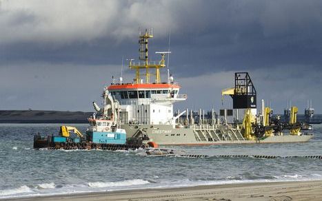 ROTTERDAM - Baggerbedrijf Van Oord heeft een opdracht gekregen voor baggeractiviteiten in de haven van Suape, in Brazilië. Op de foto een sleephopperzuiger. Foto ANP