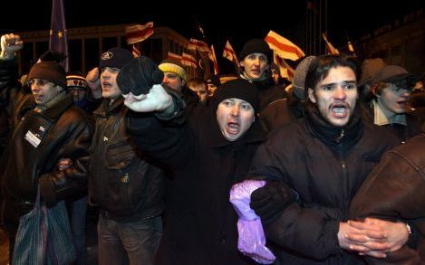 MINSK - Demonstranten willen dat de verkiezingen in Wit-Rusland ongeldig worden verklaard. Foto EPA