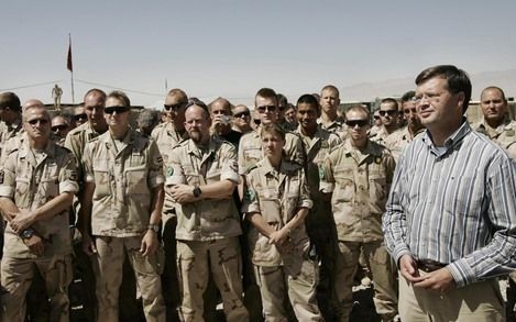 KANDAHAR - Premier Balkenende bij de Nederlandse troepen in Tarin Kowt. Foto ANP