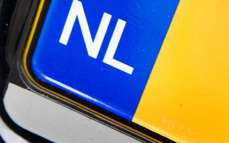 Automobilisten maakten bezwaar tegen het EU-embleem op het nummerbord. Volgens het ministerie onterecht. Foto ANP