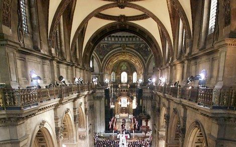 De Anglicaanse kerk wil thuisblijvers stimuleren kathedralen in eigen land te bezoeken. Op de foto de St. Pauls Cathedral. Foto EPA