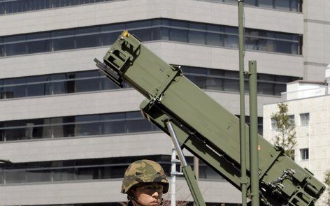 Noord-Korea heeft gedreigd Amerikaanse vliegtuigen neer te schieten. Foto: Een Japanse afweerinstallatie. - Foto EPA