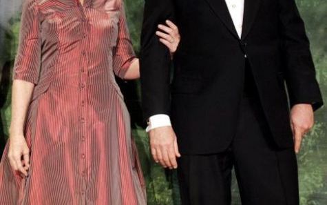 WASHINGTON - President George W. Bush en zijn vrouw Laura Bush komen aan bij het bal dat wordt gehouden op de vooravond van de Inauguratie. Foto Epa