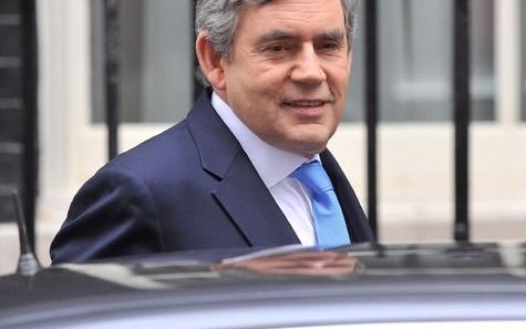 LONDEN – De Britse premier Gordon Brown staat binnen zijn Labour–partij onder toenemende druk om op te stappen. Binnen de partijfractie circuleert een brief waarin hij wordt opgeroepen om het premierschap en partijleiderschap neer te leggen. Foto EPA