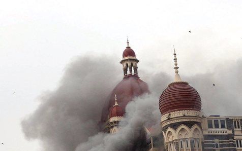 Door aanslagen in Bombay kwamen meer dan 170 mensen om het leven. De enige overlevende schutter staat woensdag terecht. Foto EPA