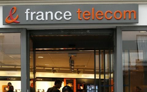 PARIJS - Telecommunicatiegigant France Telecom heeft maandag al zijn twintigduizend managers opgeroepen maatregelen te nemen in verband met een reeks van 23 zelfdodingen. Foto EPA